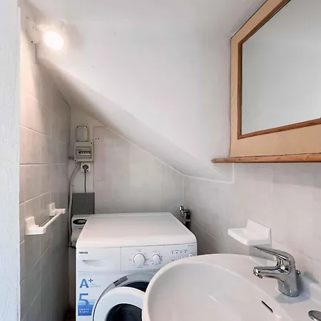 In 42854 * ビビオーネ